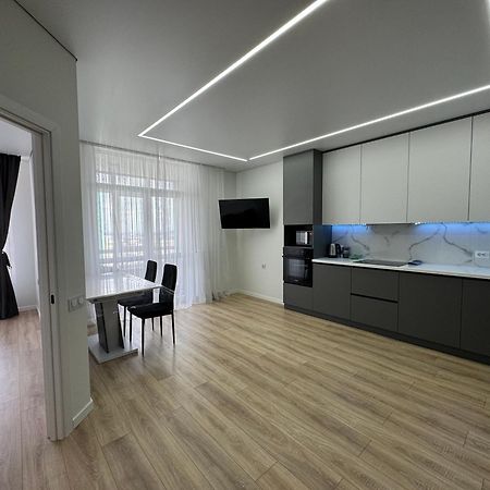 Апартаменти З Виглядом На Місто Liov Exterior foto