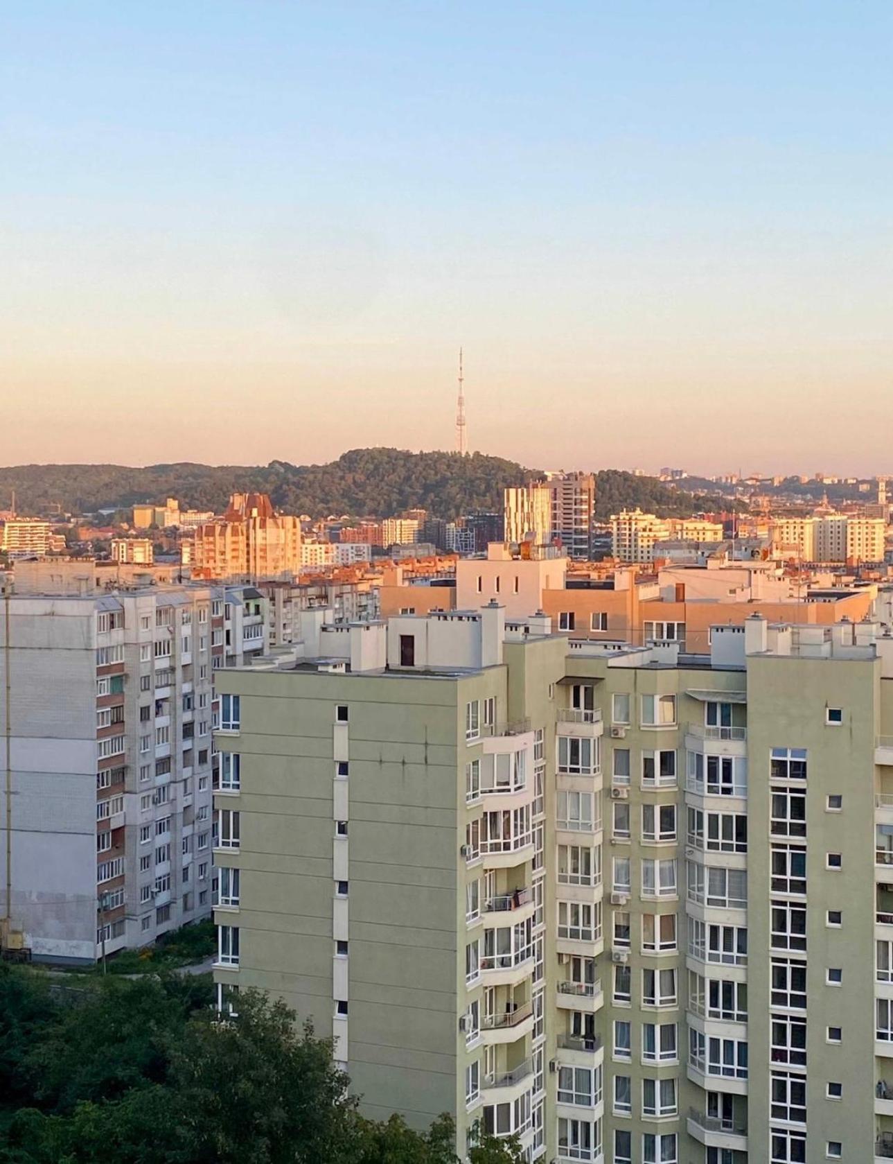 Апартаменти З Виглядом На Місто Liov Exterior foto